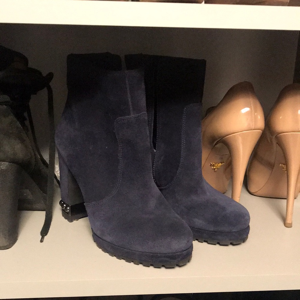 Ladies Karl Lagerfeld boots, only used once